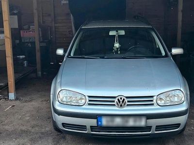Silber Gebraucht 2002 VW Golf IV Kombi | 1.500 € (Teuer)