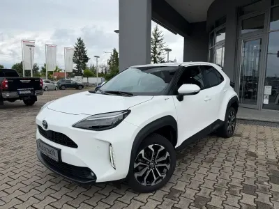 Gebraucht Toyota Yaris Cross 116 PS (85 kW) 2023 Weiß SUV