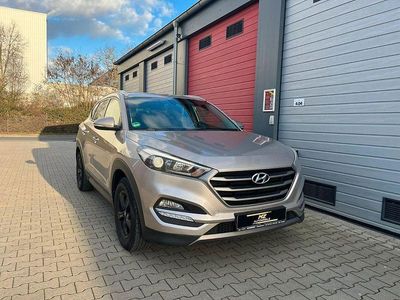 Gebraucht Hyundai Tucson Intro Edition 177 PS (130 kW) 2015 Weiß SUV
