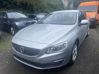 Gebraucht Volvo V60 120 PS (88 kW) 2018 Silber Kombi