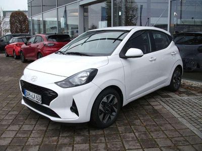 Gebraucht Hyundai i10 Trend 63 PS (46 kW) 2024 Atlas white Kleinwagen