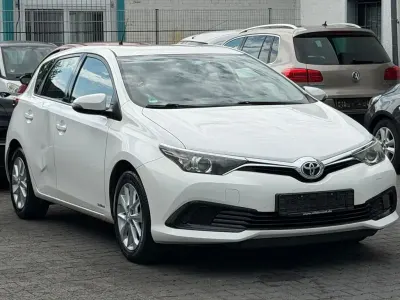 Gebraucht Toyota Auris Cool 99 PS (72 kW) 2016 Weiß Limousine