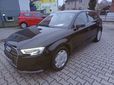 gebraucht Audi A3 Sportback basis (8VF)