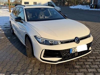 Gebraucht VW Passat R-line 150 PS (110 kW) 2024 Weiß Kombi