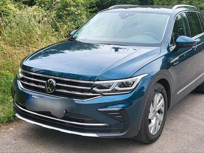Usata VW Tiguan Elegance 150 CV (110 kW) 2022 Andere farben SUV