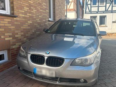 Gebraucht BMW 525 163 PS (119 kW) 2006 Grau Kombi