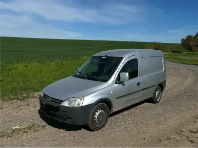 Gebraucht Opel Combo 90 PS (66 kW) 2005 Silber Van / Kleinbus