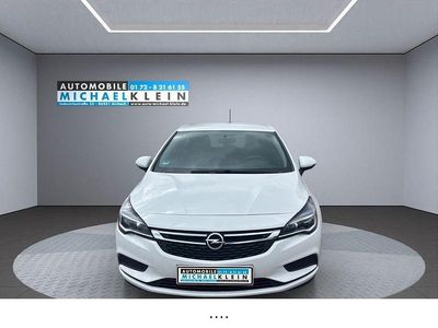 Usado Opel Astra Selection 90 HP (66 kW) 2019 Branco Sedan