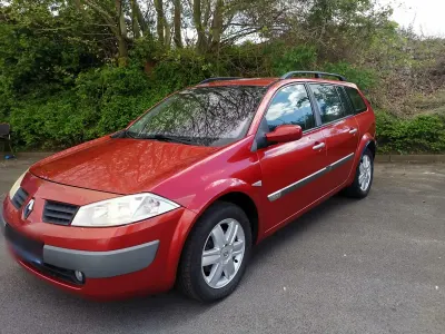 Gebraucht Renault Mégane GrandTour 101 PS (74 kW) 2005 Rot Kombi