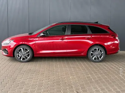 Neu Hyundai i30 Comfort 101 PS (74 kW) 2025 Rot metallic