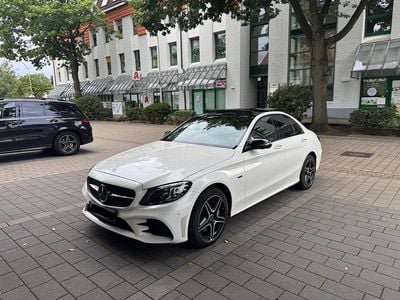 Weiß Gebraucht 2020 Mercedes C300e AMG Limousine | 32.500 € (Teuer)