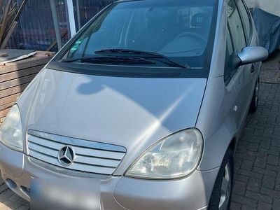 Usado Mercedes A140 82 HP (60 kW) 1999 Prateado Citadino