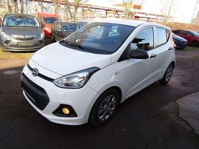 Gebraucht Hyundai i10 Basis 67 PS (49 kW) 2017 Weiß Kleinwagen