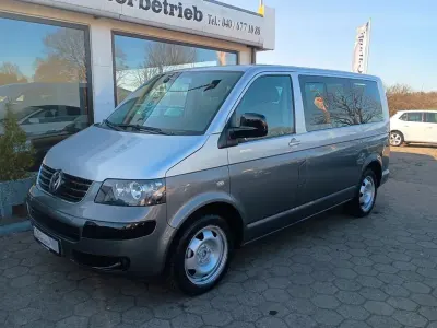 Usata VW Caravelle 131 CV (96 kW) 2005 Argento Furgone