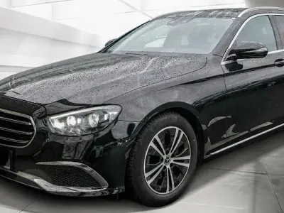 Gebraucht Mercedes E220 194 PS (142 kW) 2020 Schwarz Limousine