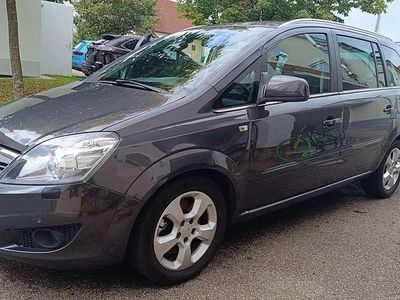 Gebraucht Opel Zafira Edition 125 PS (91 kW) 2010 Grau Van / Kleinbus