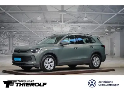 Gebraucht VW Tiguan Basis 150 PS (110 kW) 2025 Cipressinogrün metallic SUV