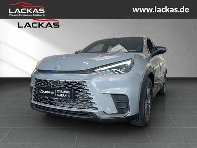 Cement grey Neu 2025 Lexus LBX SUV | 32.890 €