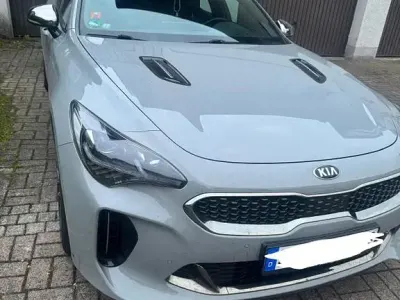 Gebraucht Kia Stinger GT-Line 245 PS (180 kW) 2019 Grau Kleinwagen