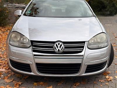 Gebraucht VW Jetta 105 PS (77 kW) 2006 Silber Limousine