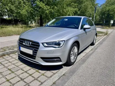 Gebraucht Audi A3 Ambiente 122 PS (89 kW) 2013 Silber Kleinwagen