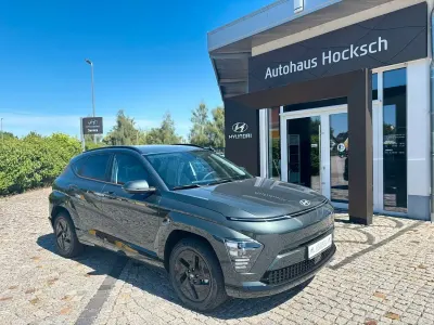 Neu Hyundai Kona Trend 150 kW (204 PS) 2026 Cypress green / met SUV