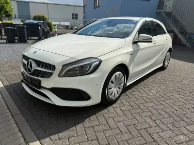 Gebraucht Mercedes A180 Edition 122 PS (89 kW) 2017 Weiß Limousine