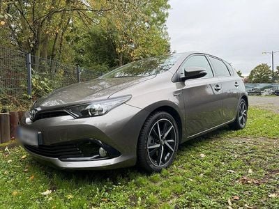Toyota Auris Hybrid