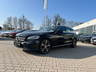 Schwarz Gebraucht 2020 Mercedes C220 Avantgarde Kombi | 26.490 € (Fairer Preis)