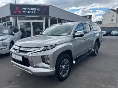 Używany Mitsubishi L200 150 KM (110 kW) 2020 Srebrny Pickup