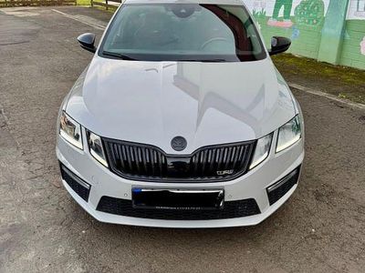 Grau Gebraucht 2020 Skoda Octavia RS Kombi | 26.499 € (Etwas zu teuer)