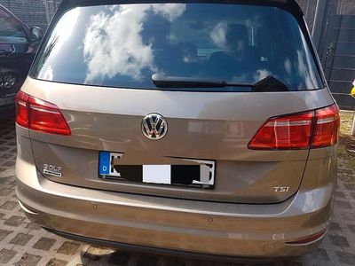 Gebraucht VW Golf Sportsvan Comfortline 86 PS (63 kW) 2017 Braun Van / Kleinbus