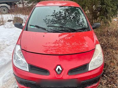 Gebraucht Renault Clio II 75 PS (55 kW) 2007 Rot Kleinwagen