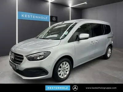 Używany Mercedes T180 Progressive 131 KM (96 kW) 2024 Srebrny Minivan