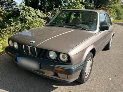 Gebraucht BMW 320 Basis 129 PS (94 kW) 1988 Gold Coupé