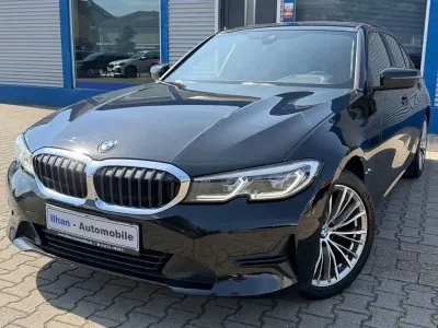 Gebraucht BMW 318 Advantage 150 PS (110 kW) 2022 Schwarz Limousine
