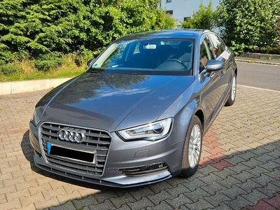 Grau Gebraucht 2016 Audi A3 Ambiente Limousine | 15.200 € (Fairer Preis)