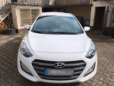 Gebraucht Hyundai i30 Passion 136 PS (100 kW) 2016 Weiß Kombi