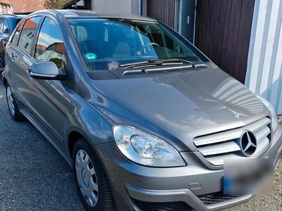 Gebraucht Mercedes B180 109 PS (80 kW) 2009 Grau Van / Kleinbus