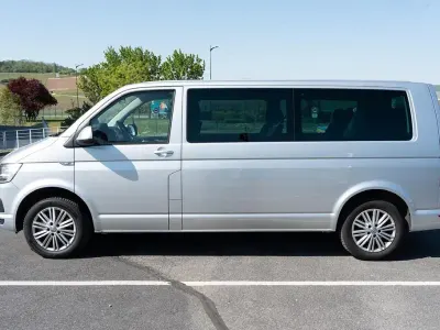 Używany VW Caravelle 199 KM (146 kW) 2019 Srebrny Van