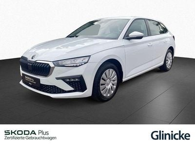 Gebraucht Skoda Scala Essence 116 PS (85 kW) 2025 Moonweiß perleffekt Kleinwagen