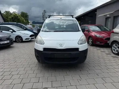 Gebraucht Peugeot Partner 98 PS (72 kW) 2014 Weiß Van / Kleinbus