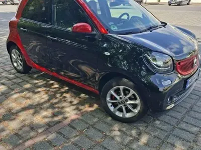 Gebraucht Smart ForFour 71 PS (52 kW) 2019 Schwarz Kleinwagen