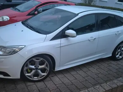 Gebraucht Ford Focus 250 PS (183 kW) 2013 Weiß Coupé