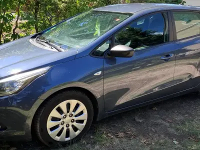 Gebraucht Kia Ceed Vision 99 PS (72 kW) 2012 Blau Kleinwagen