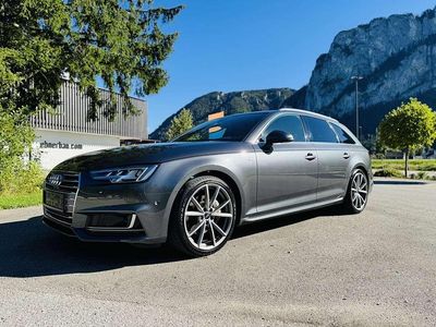Grau Gebraucht 2018 Audi A4 Sport Kombi | 27.500 €