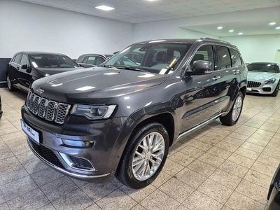 Grau Gebraucht 2018 Jeep Grand Cherokee Summit SUV | 29.500 € (Guter Preis)