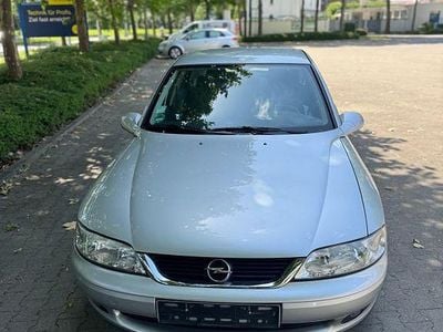 Silber Gebraucht 2000 Opel Vectra Limousine | 2.500 € (Fairer Preis)