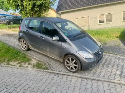 Używany Mercedes A180 109 KM (80 kW) 2008 Szary Hatchback