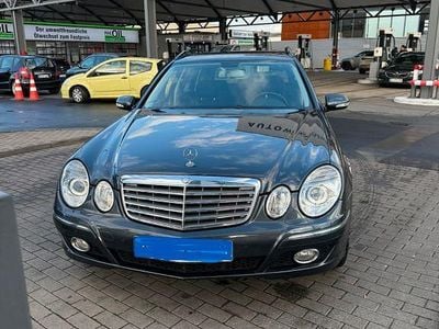 Gebraucht Mercedes E220 Elegance 170 PS (125 kW) 2008 Grau Limousine